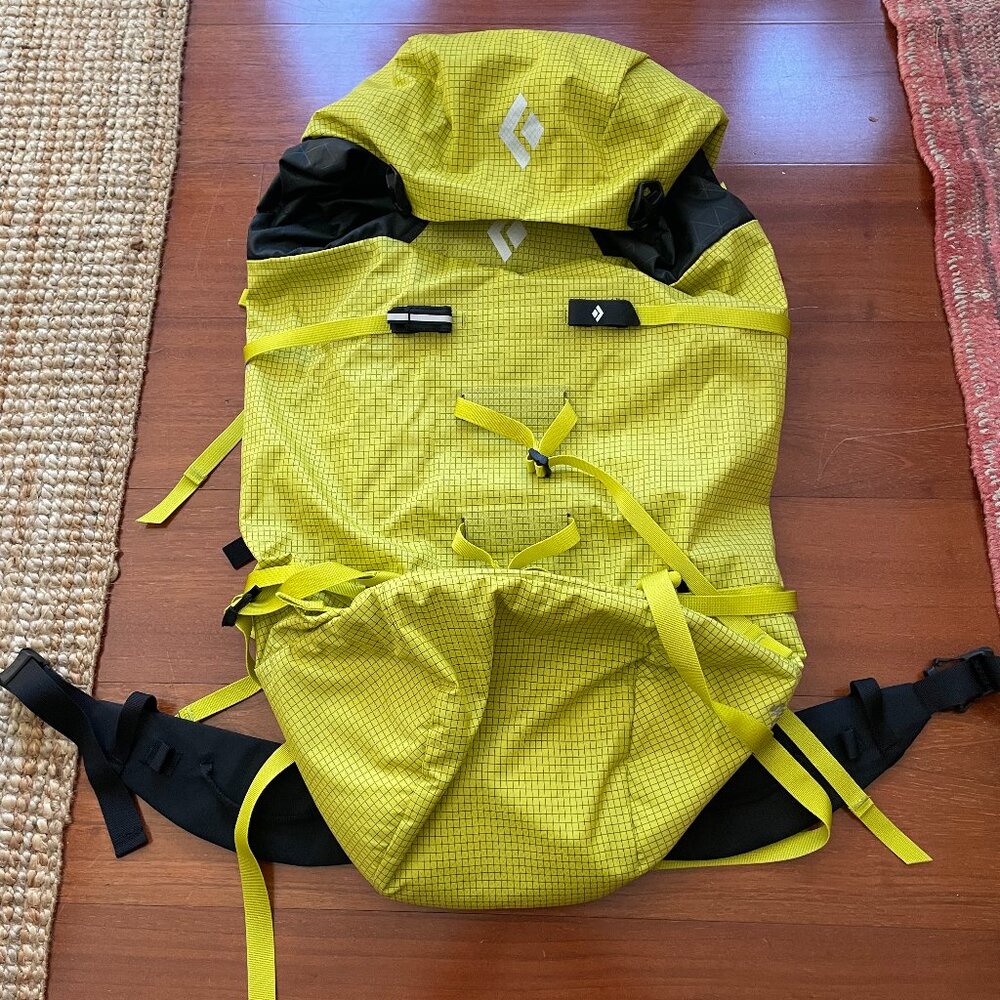 Black Diamond Speed 40 Pack, S/M Torso, Sulphur, NWOT